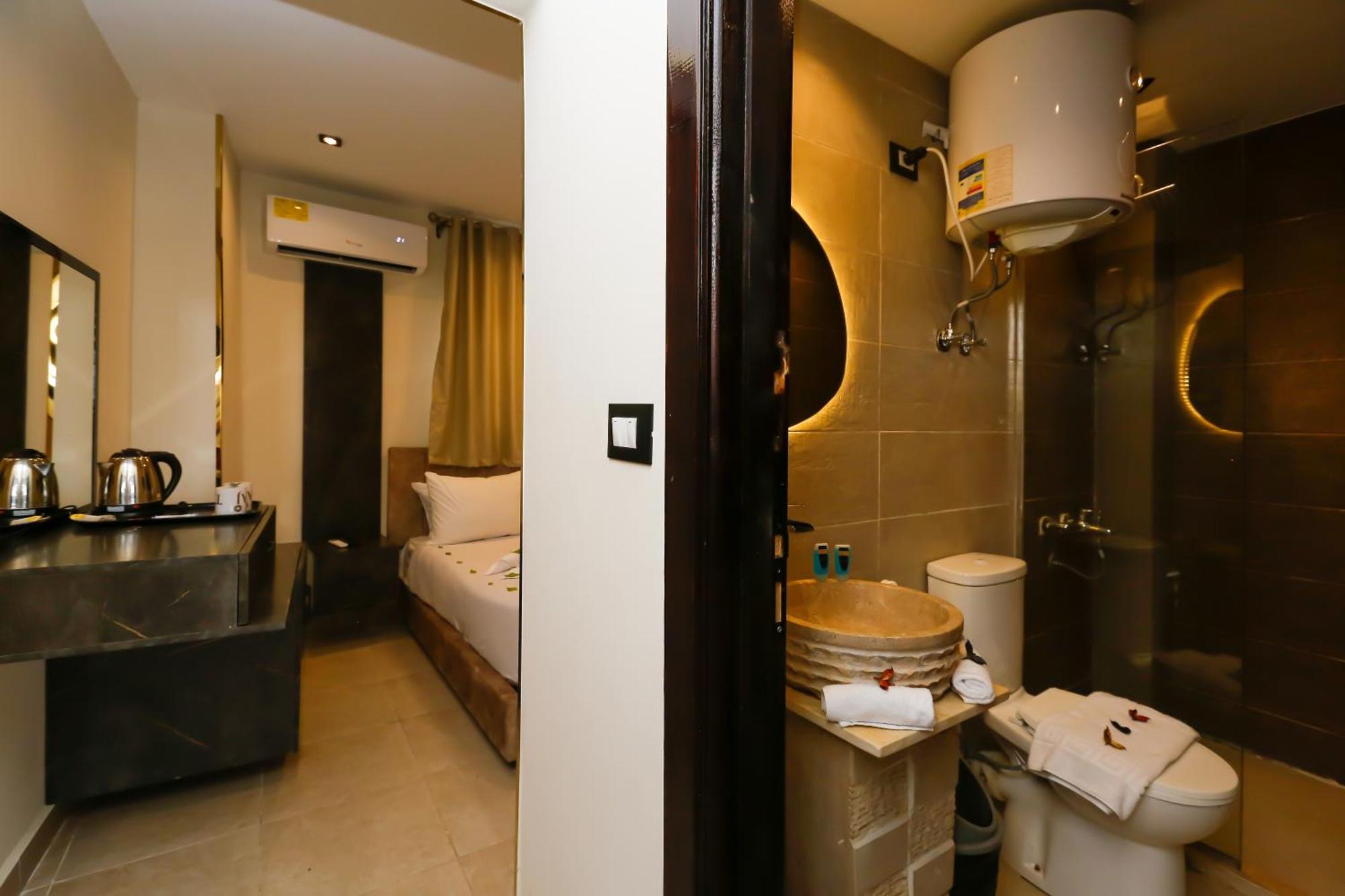 Amun Pyramids View Hotel