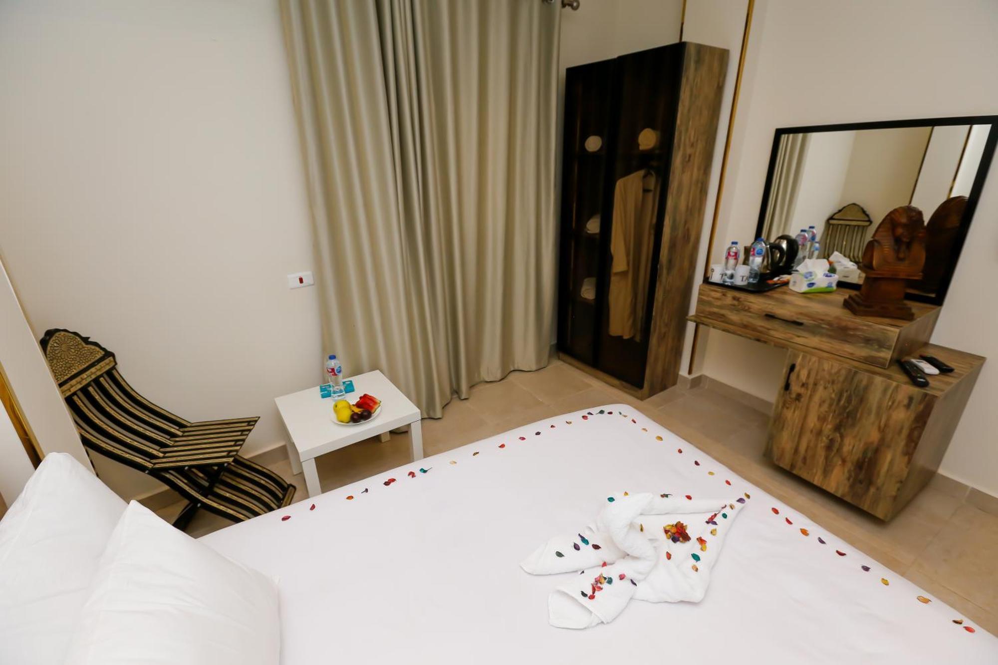 Amun Pyramids View Hotel Cairo