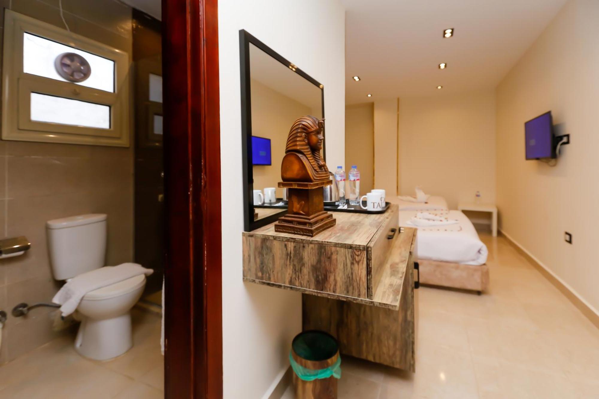 Hotel Amun Pyramids View *