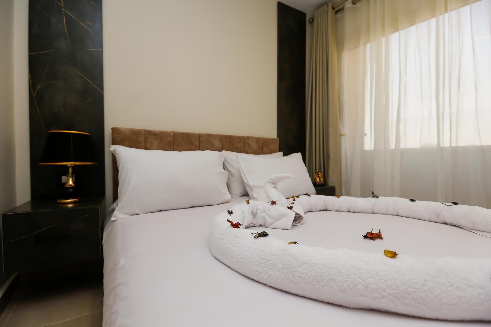 Amun Pyramids View Hotel