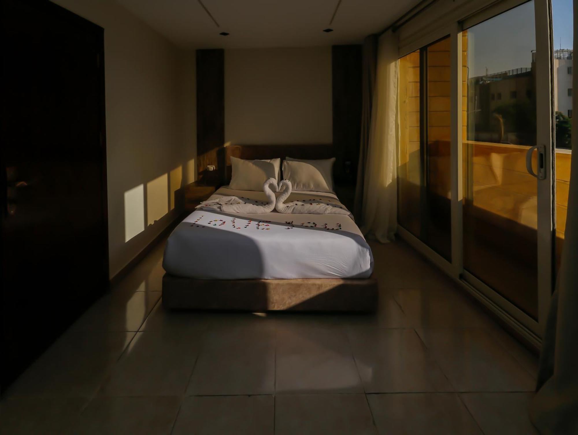 Amun Pyramids View Hotel