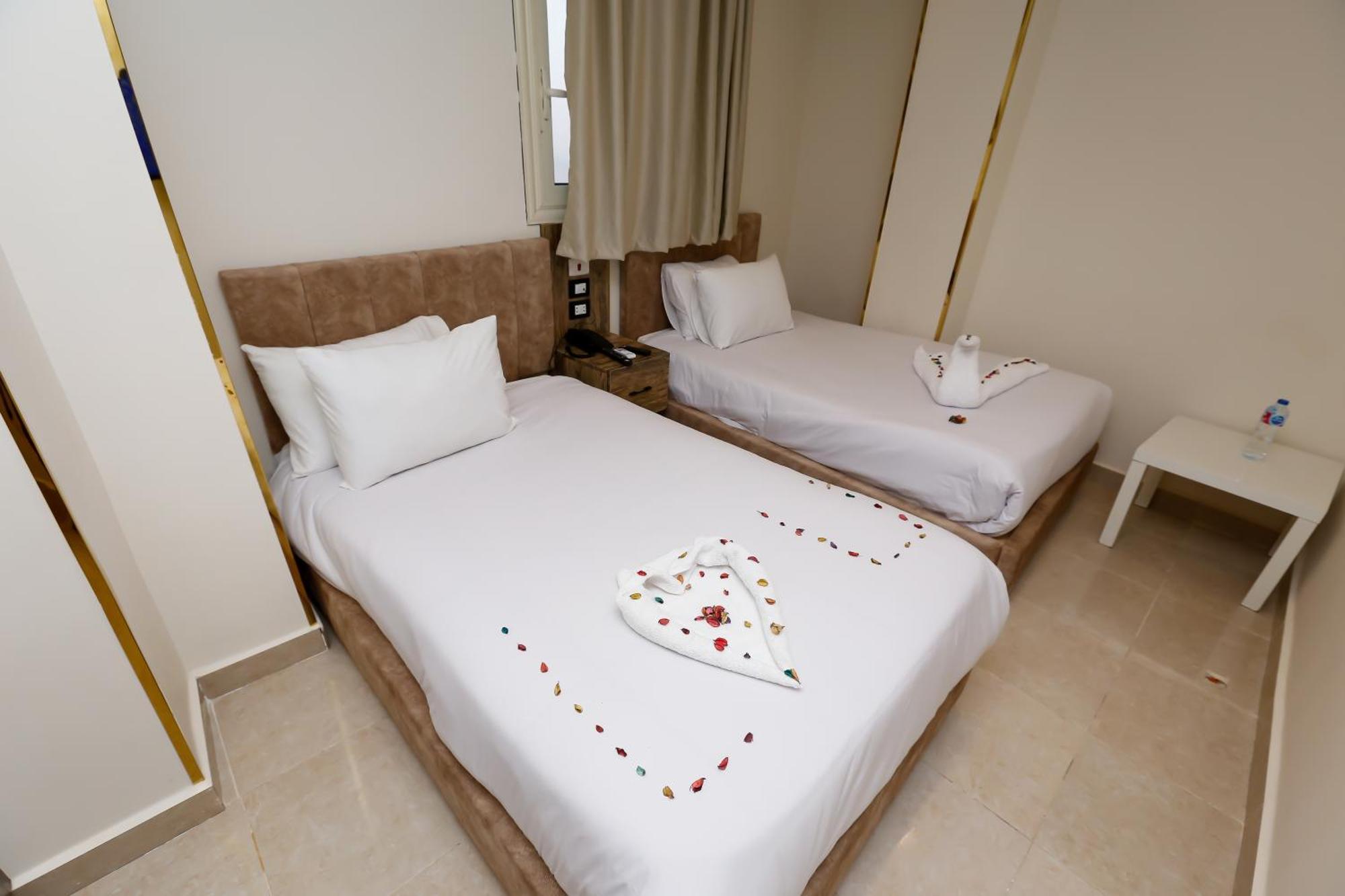 Hotel Amun Pyramids View