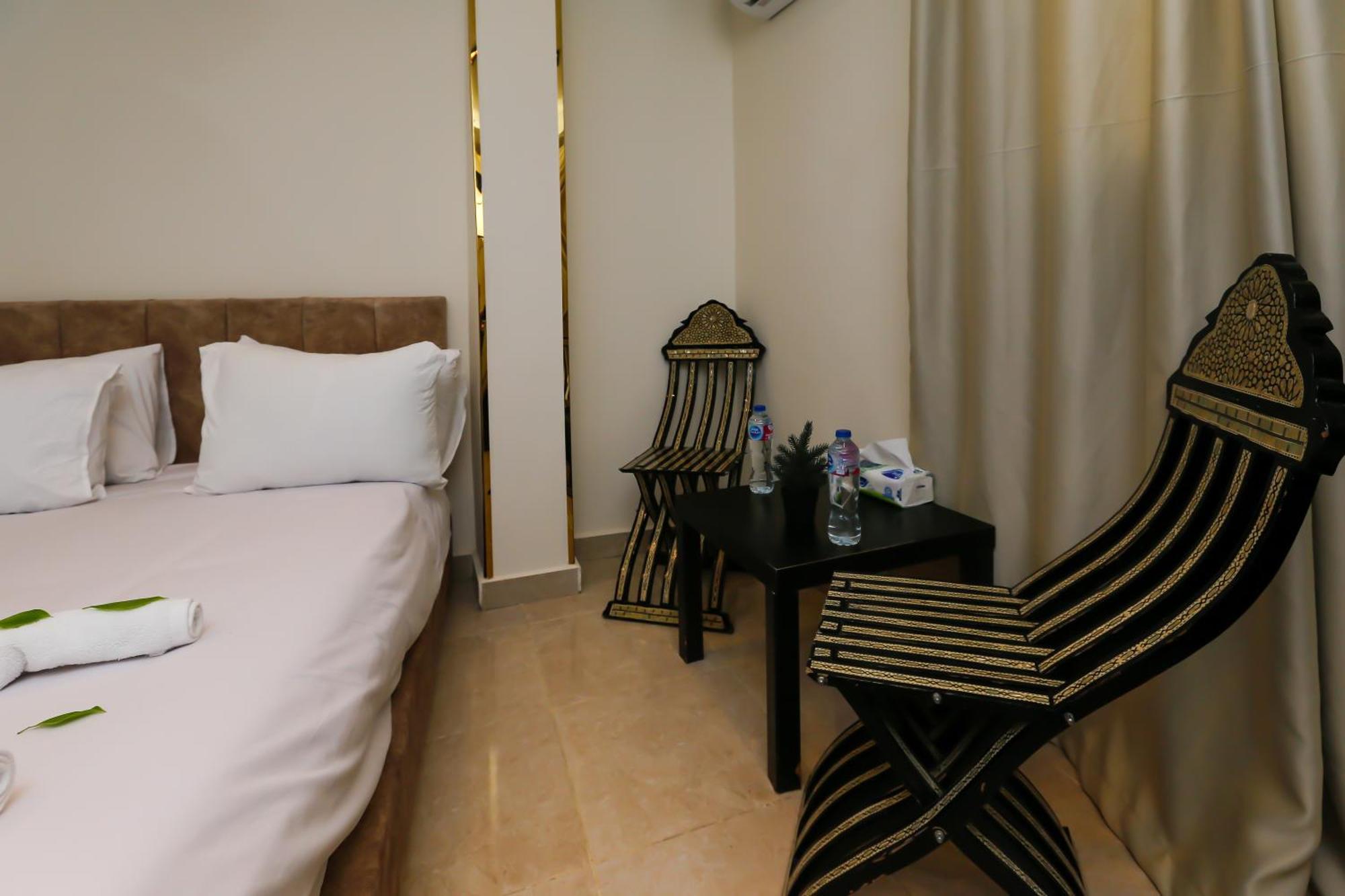 Hotel Amun Pyramids View *